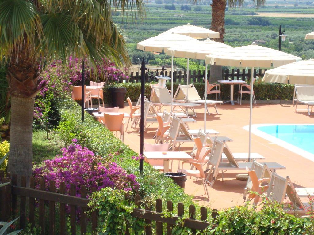 Tenuta Colle Degli Ulivi Сибари Стая снимка